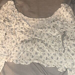 Aeropostale Floral White and Blue Women's babydoll Top